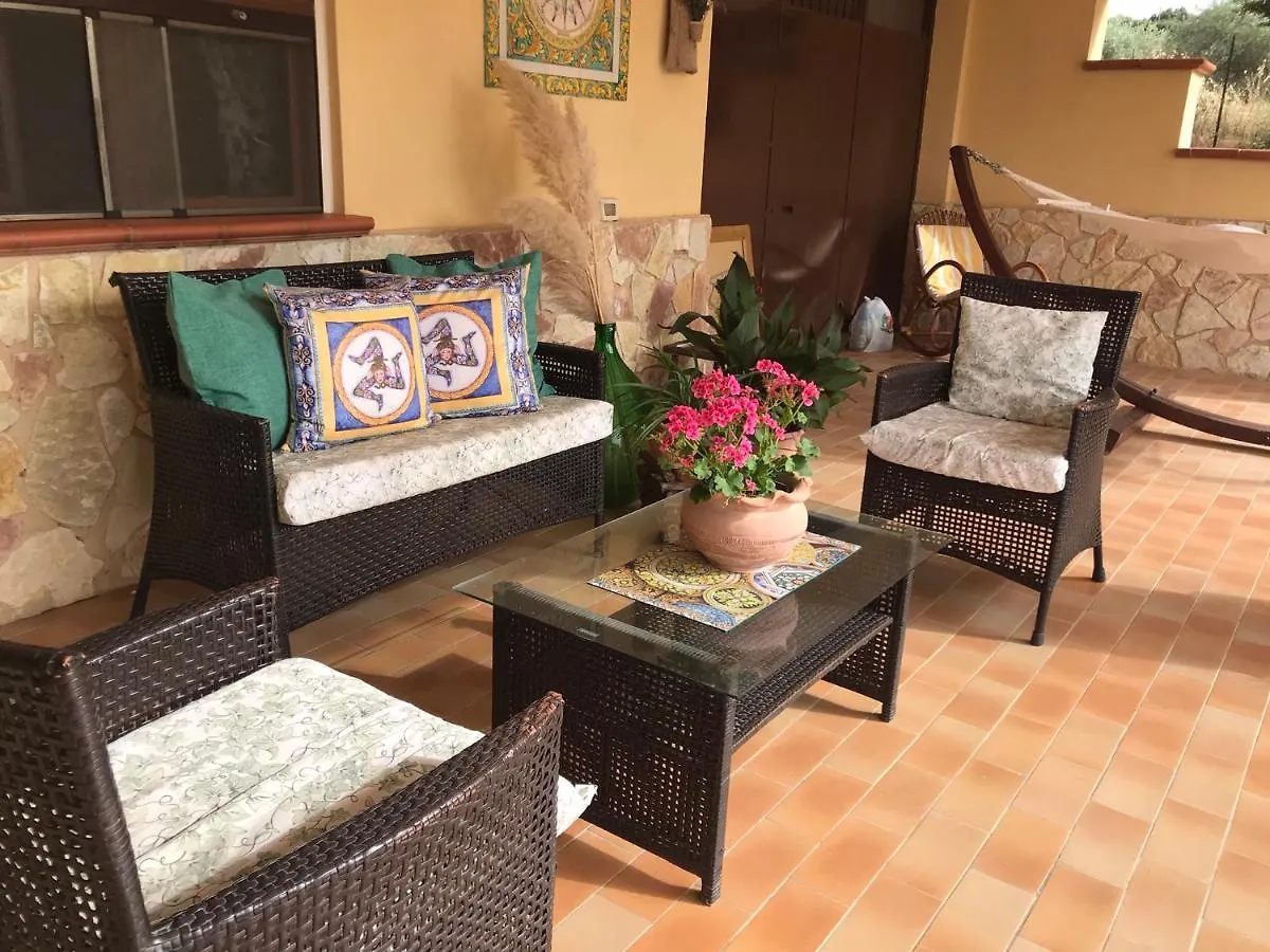 Villa Priolo Ciminna 別荘